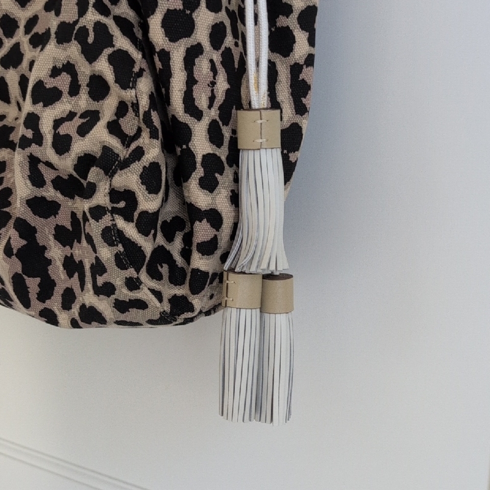 INDIA HICKS Retired "Fortune" Canvas Tote in Sleeping Leopard - Picture 3 of 11